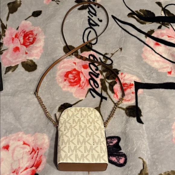 Michael Kors Beige and Brown Crossbody Bag - Picture 4 of 14